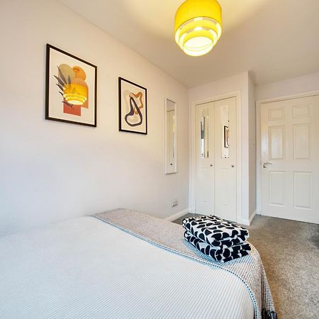 Апартаменти Modern 2 Bed Flat With Free Parking Глазго Екстер'єр фото