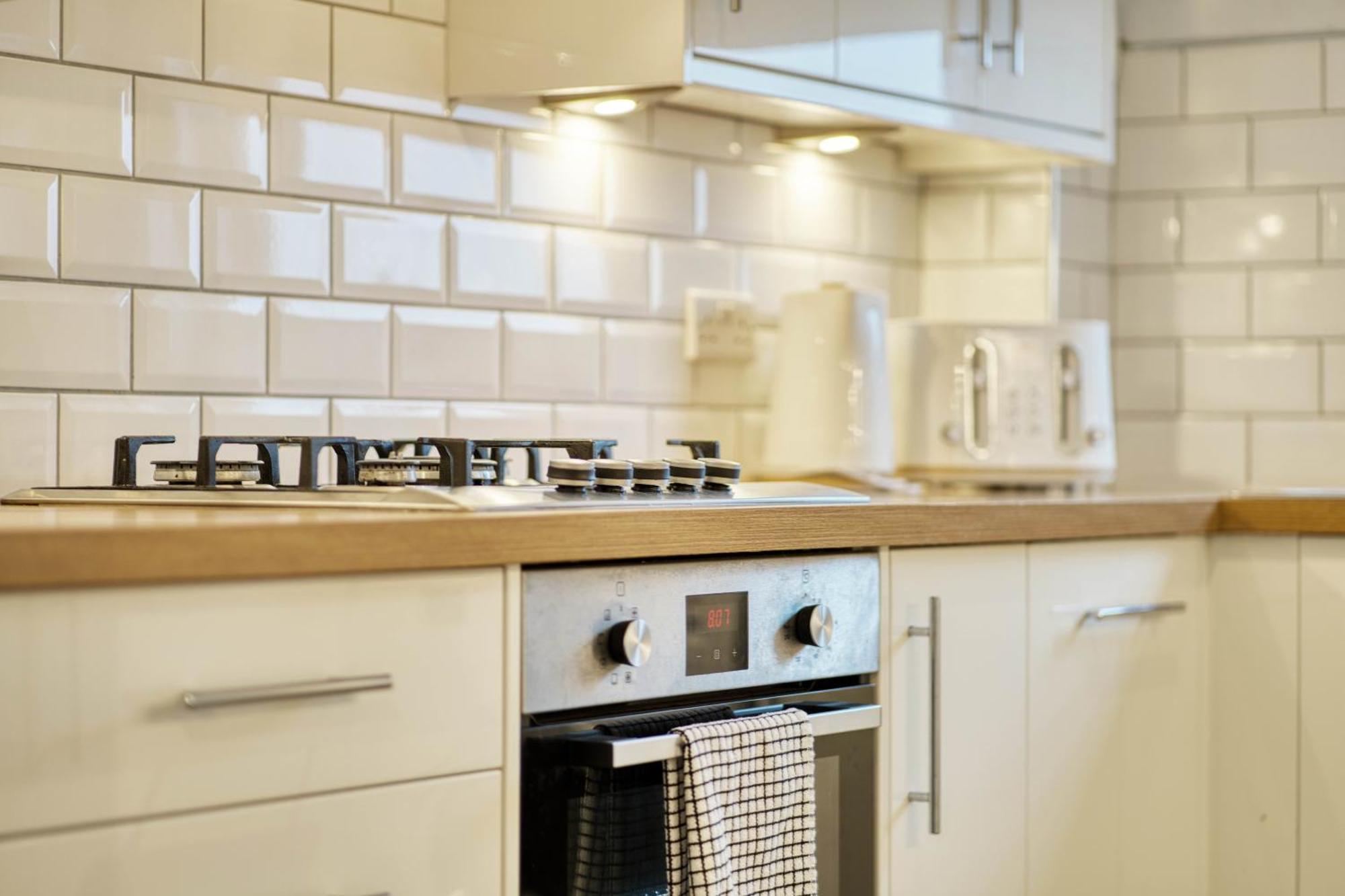 Апартаменти Modern 2 Bed Flat With Free Parking Глазго Екстер'єр фото